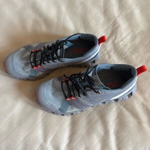 ON Sneakers Size 7  Women’s